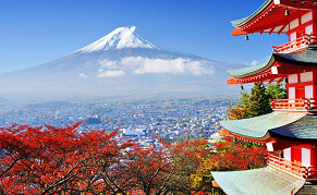 Vue sur le Mont Fuji à l’automne depuis la pagode Chureito à Kawaguchiko